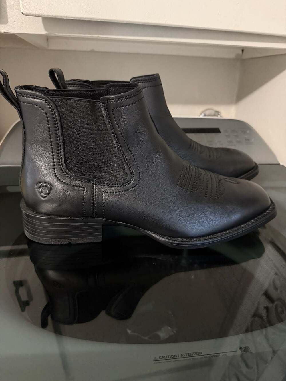 Ariat Booker Ultra Chelsea Boot Size 12D Black Leather